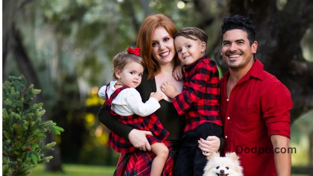 Best Burgundy Family Photos Outfit Ideas for Stunning Fall and Holiday Sessions