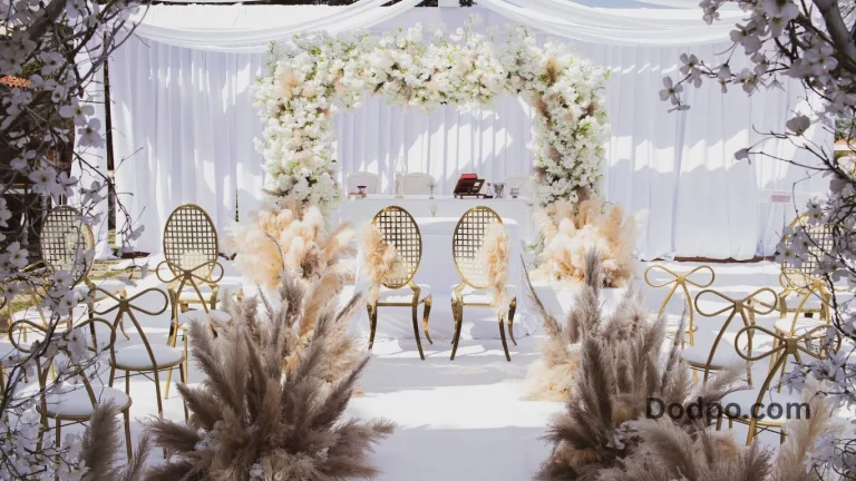 Reception Decorations for Fall That Create a Warm and Cozy Atmosphere