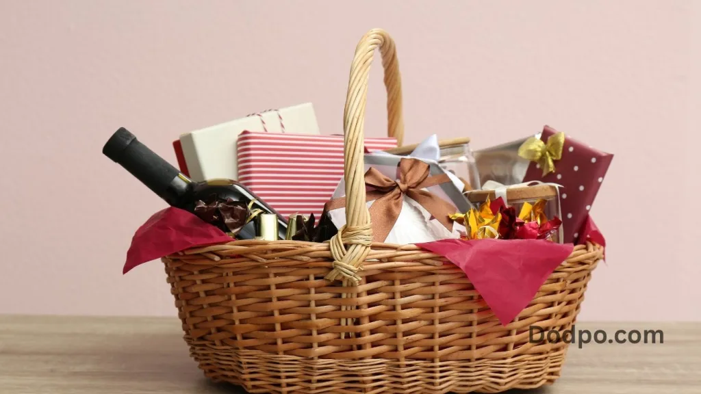 CHRISTMAS GIFT IDEAS FOR COWORKERS - GIFT BASKETS