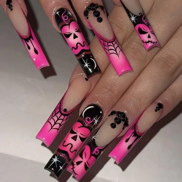 Free hand drawinf on nails for halloween