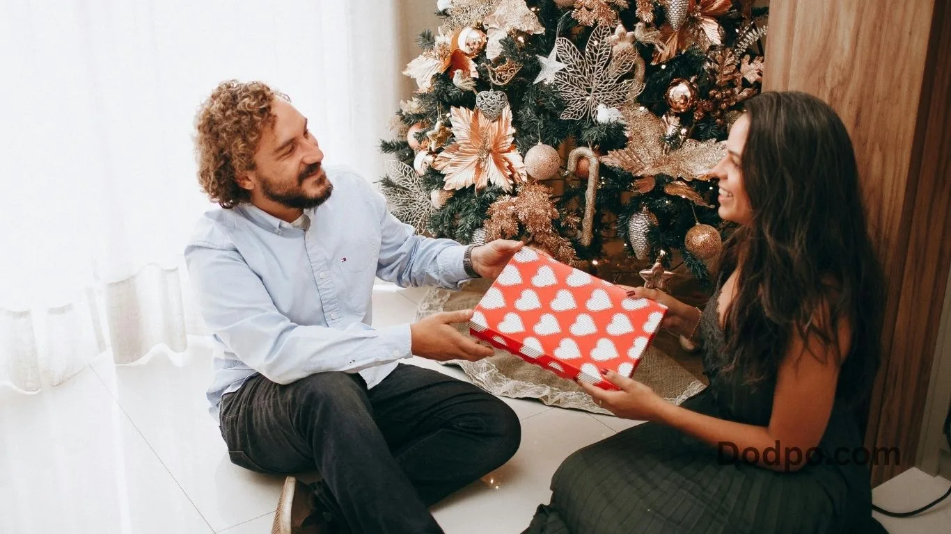 Best Valentine Gifts for Couples, Friends, and Family