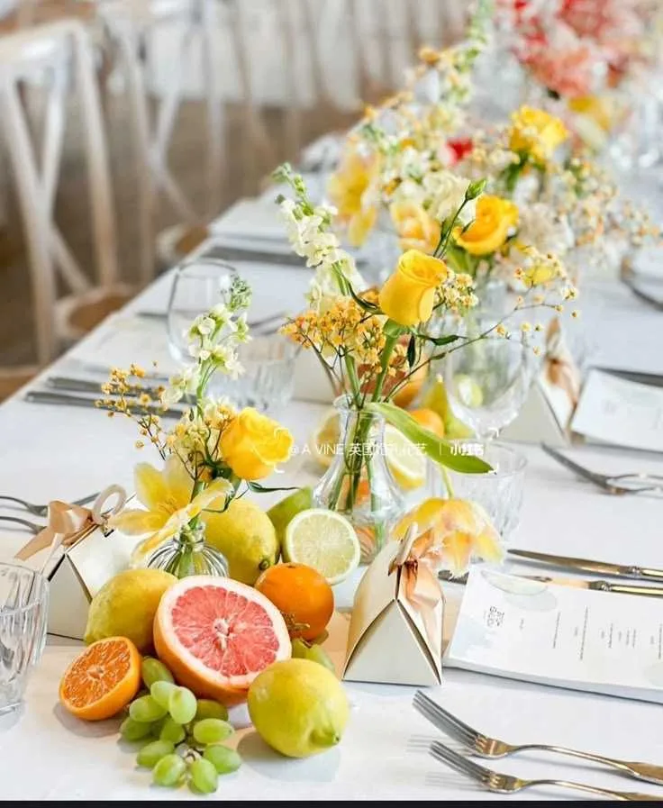Tablescape-Seasonal-Fruit-Centerpieces