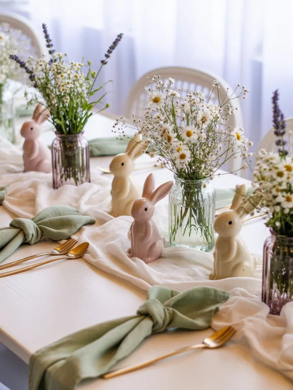 Modern-Easter-Brunch-Table-scape-Ideas