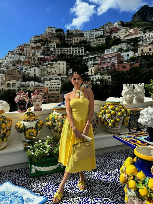 Love-Island-Inspired-Bachelorette-Villa-Games-For-Girl's-Getaway