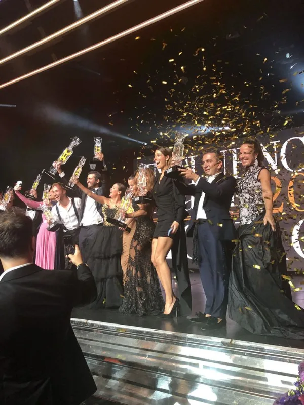 Love-Island-Inspired-Bachelorette-Villa-Games-For-Girl's-Getaway