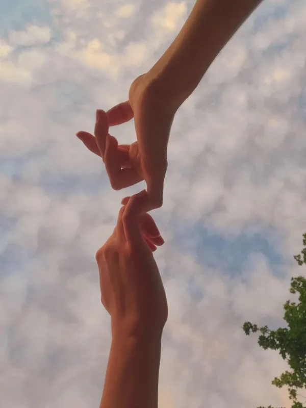 Love-Island-Inspired-Bachelorette-Villa-Games-For-Girl's-Getaway