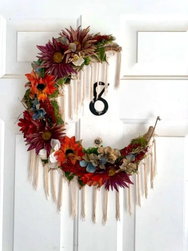 Half-moon-wreath