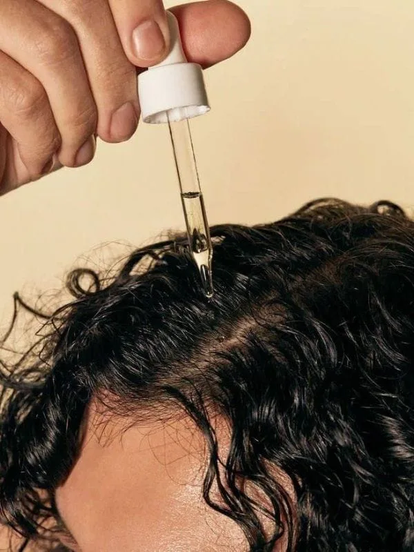 How-to-moisturize-locs-without-buildup