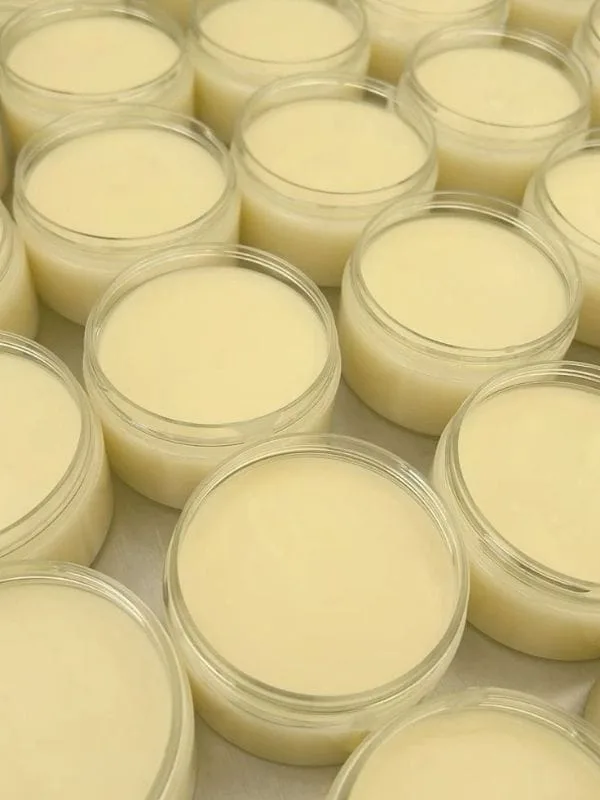 How-to-moisturize-locs-without-buildup