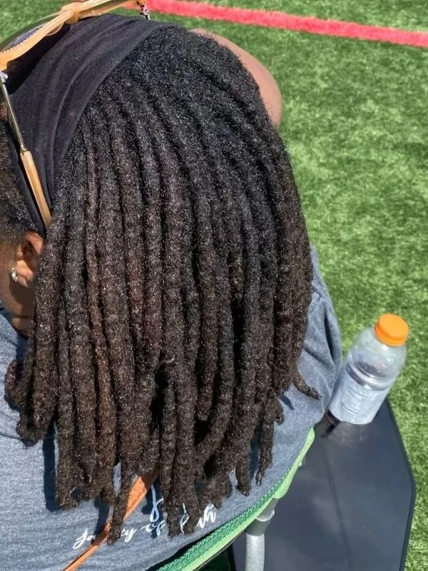 How-to-style-starter-locs-for-corporate-headshots