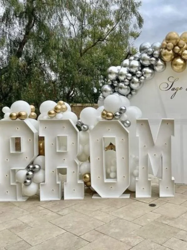 Perfect-Prom-decor 