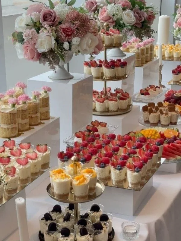 She's-tying-the-knot-bachelorette-theme