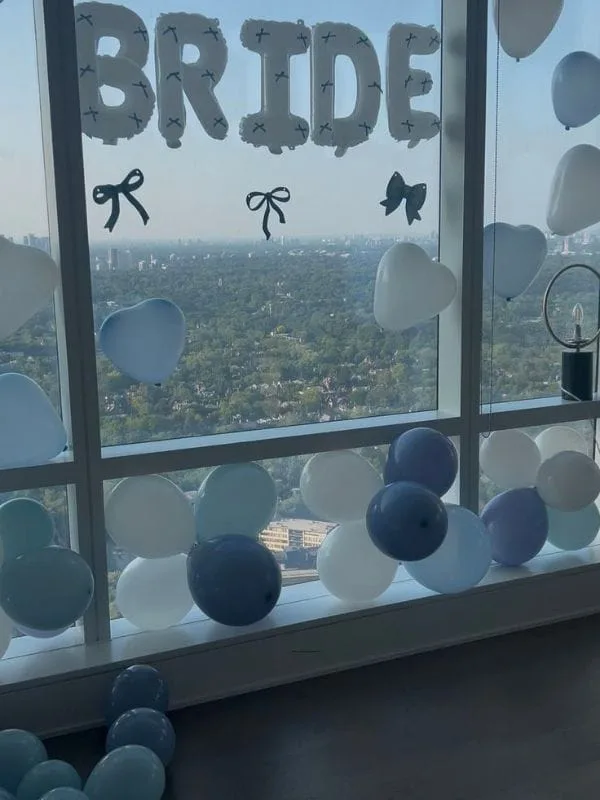 She's-tying-the-knot-bachelorette-theme