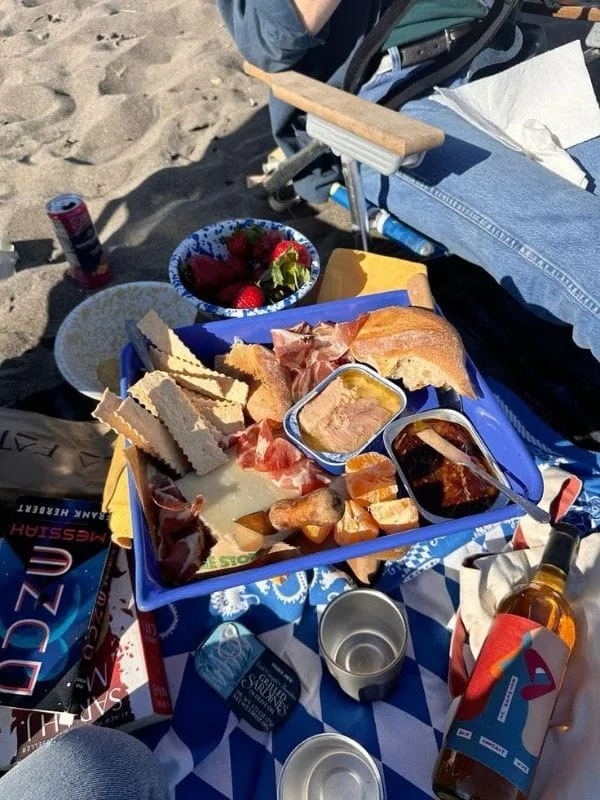 Tinned-fish-picnic-date-night-ideas