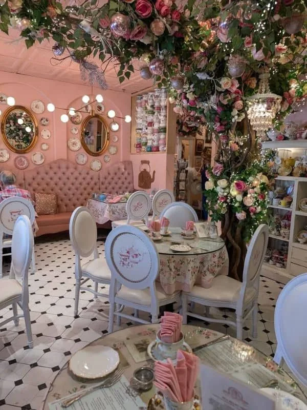 Afternoon-tea-party-bachelorette-ideas