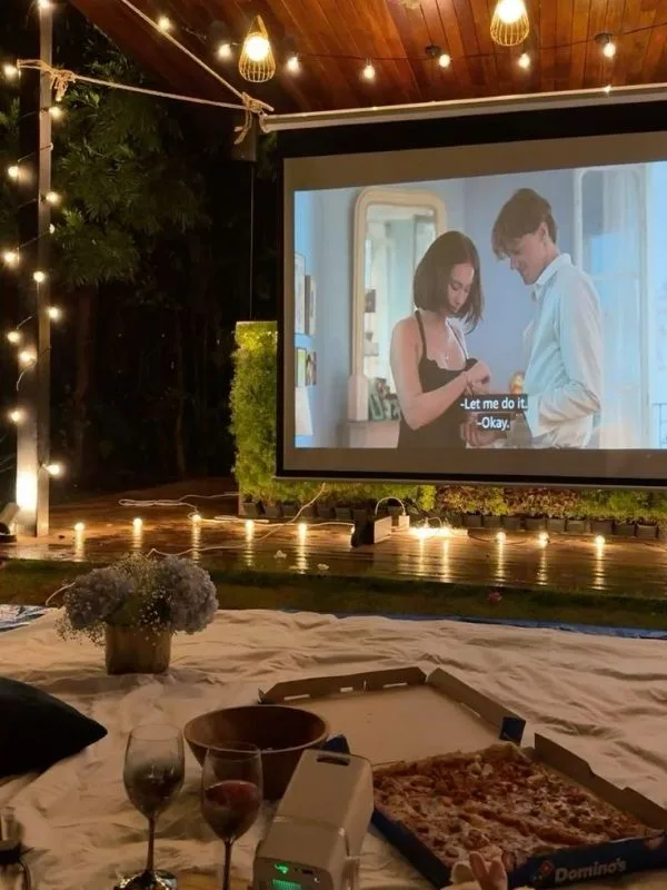 Cozy-Movie-Night-Ideas-for-Couples