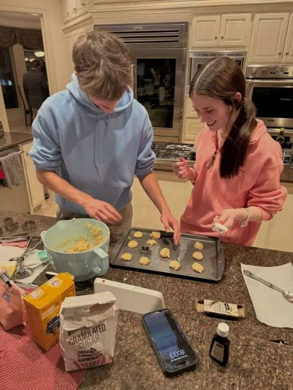 Cute-Couples-Activities-to-Try-at-Home