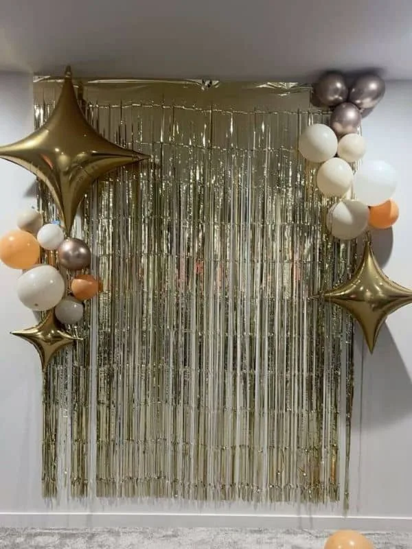 DIY-Graduation-Photo-Booth-Backdrop-Ideas