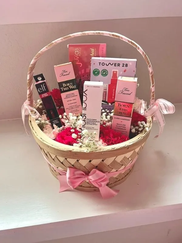 Graduation-Gift-Baskets-for-Her