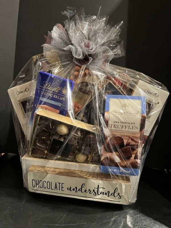 Graduation-Gift-Baskets-for-Her