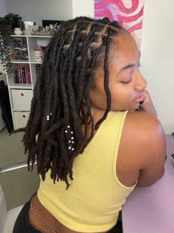 How-to-Style-Mid-Length-Locs-for-Business-Travel
