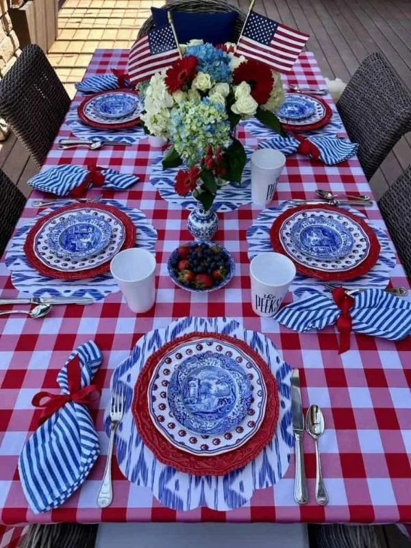 Patriotic-“Coquette”-Decor-Ideas