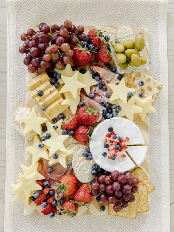 Red-White-and--Blue-Charcuterie-Board-Ideas