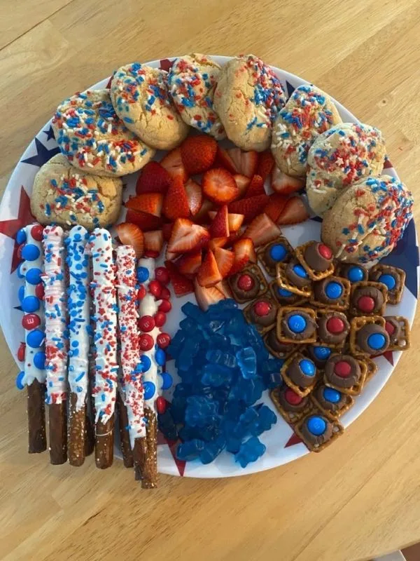 Red-White-and--Blue-Charcuterie-Board-Ideas