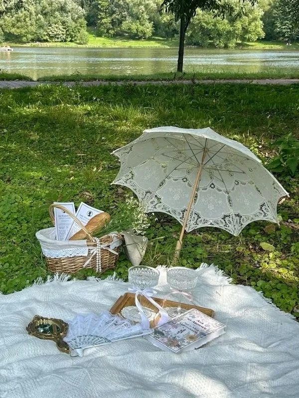 Romantic-Picnic-Date-Ideas-for-Couples