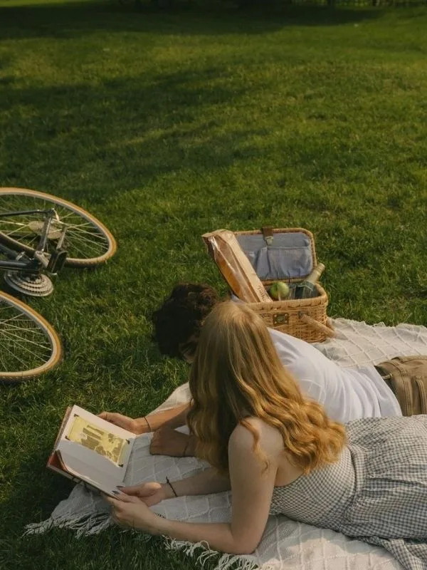 Romantic-Picnic-Ideas-for Spring