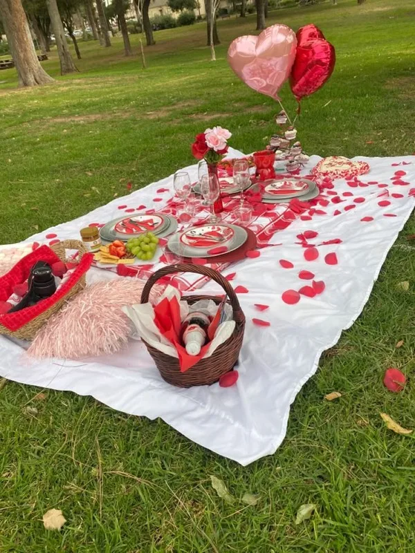 Romantic-Picnic-Ideas-for-Spring
