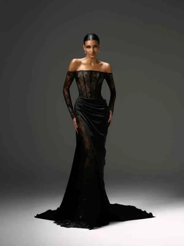 Gothic-Lace-Bachelorette-Outfits