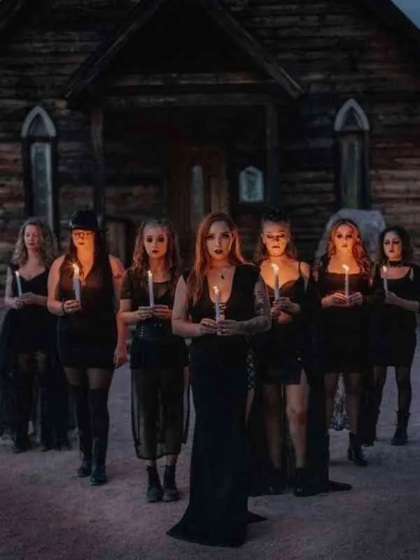 How-to-Plan-a-Vamp-Bach-Party