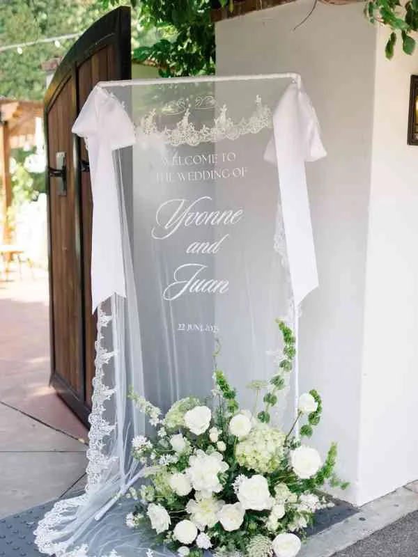 How-to-Throw-a-Velvet-and-Lace-Bridal-Shower