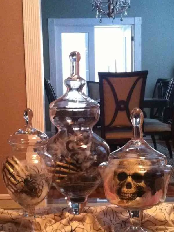 Midnight-Masquerade-Bachelorette-Decor-Ideas