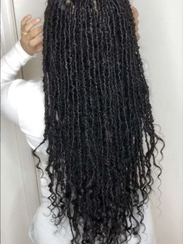 Locs-Styles-for-Black-Women-Entrepreneurs-Brand-Photoshoot